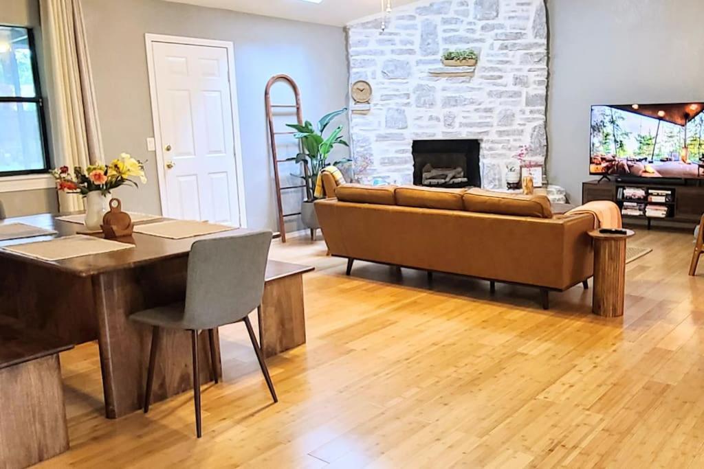 Centrally Located In Rogers And Bentonville! -Private Rooms Zewnętrze zdjęcie