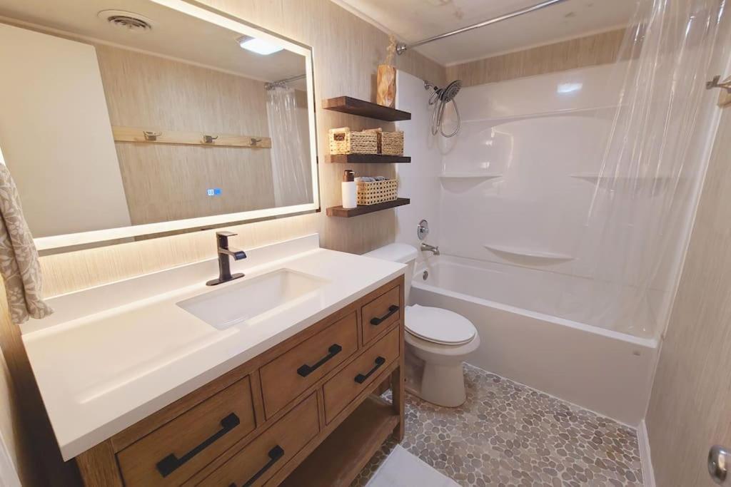 Centrally Located In Rogers And Bentonville! -Private Rooms Zewnętrze zdjęcie