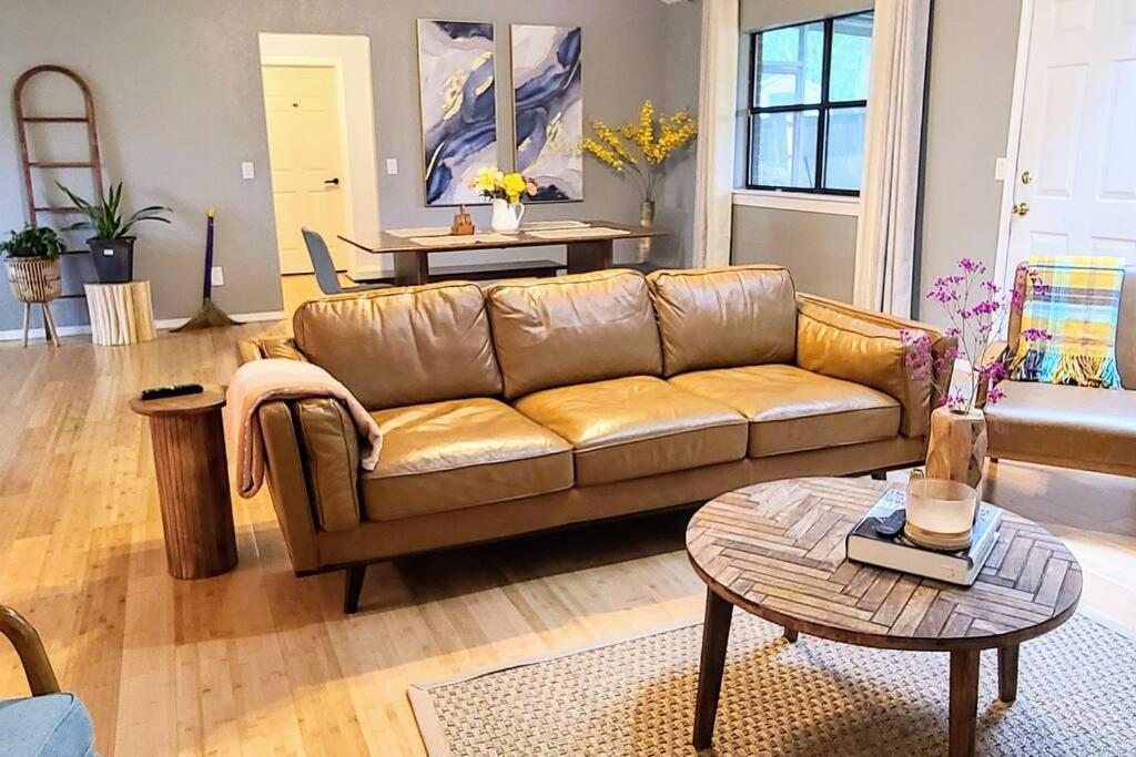 Centrally Located In Rogers And Bentonville! -Private Rooms Zewnętrze zdjęcie